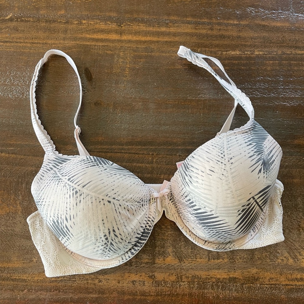 Victoria's Secret Cream and Gray Patterned Bra